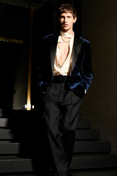 Look 26